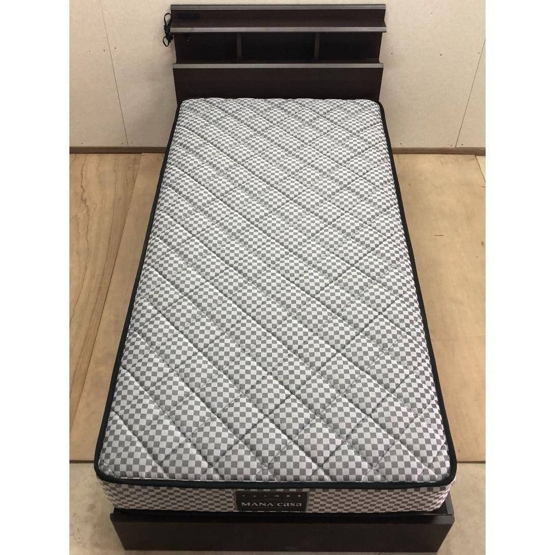 送料無料【収納付・マットレスセット】マナベ シングル 宮棚コンセント