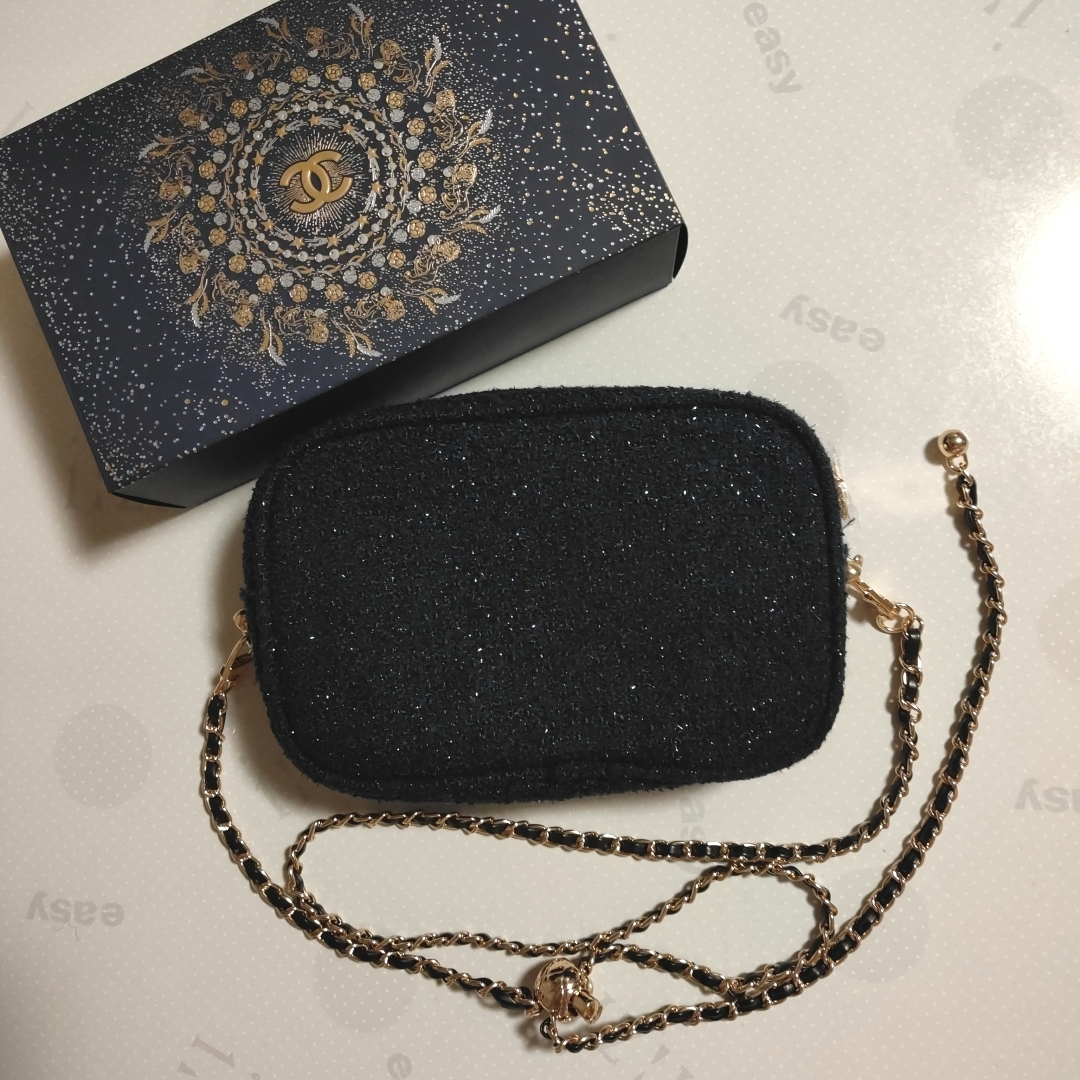 CHANEL - CHANEL 2025年ホリデー期間限定ノベルティポーチ 紺✕金