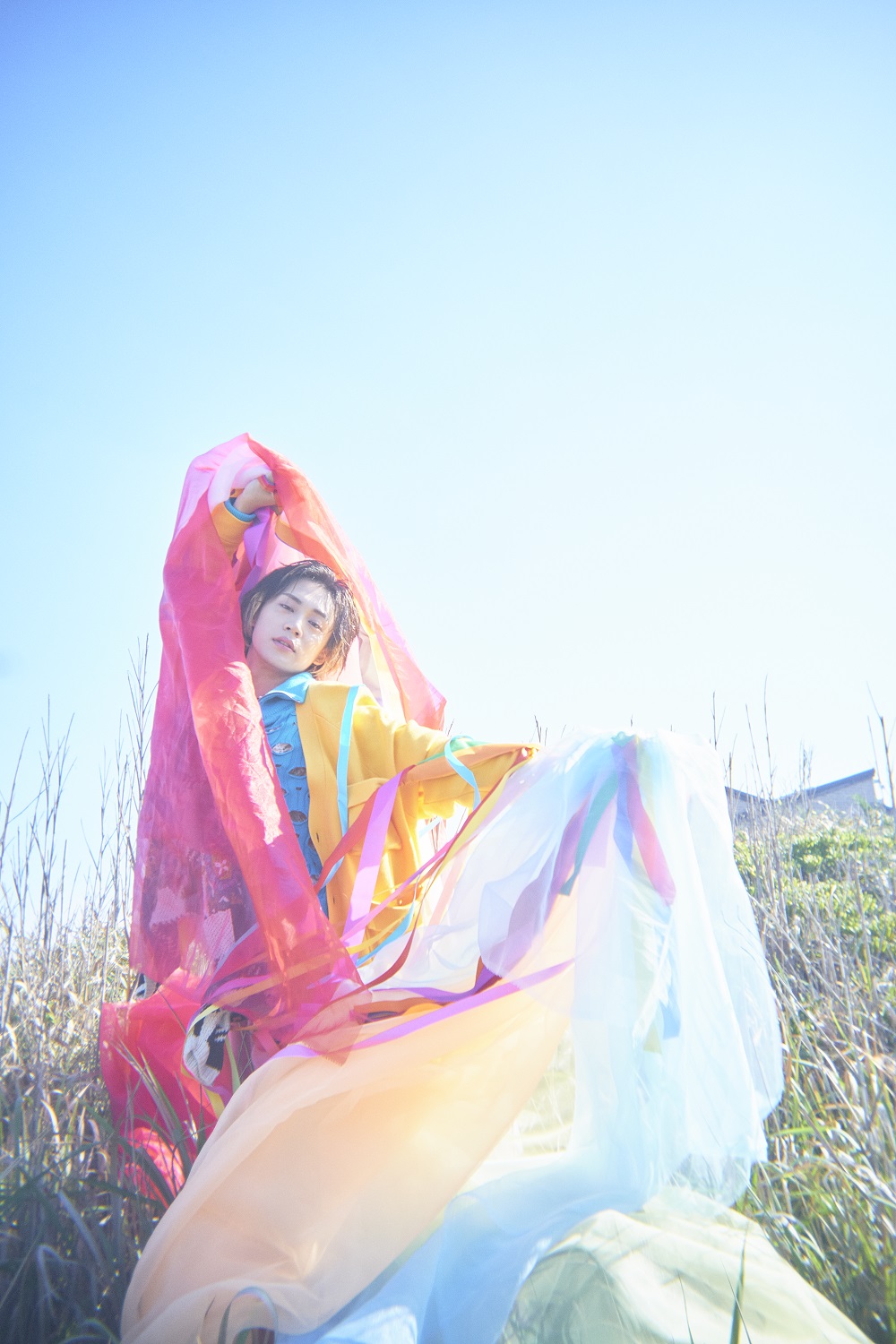 前川優希2nd写真集「指先で触れる青」 2024年12月17日発売号 | 雑誌