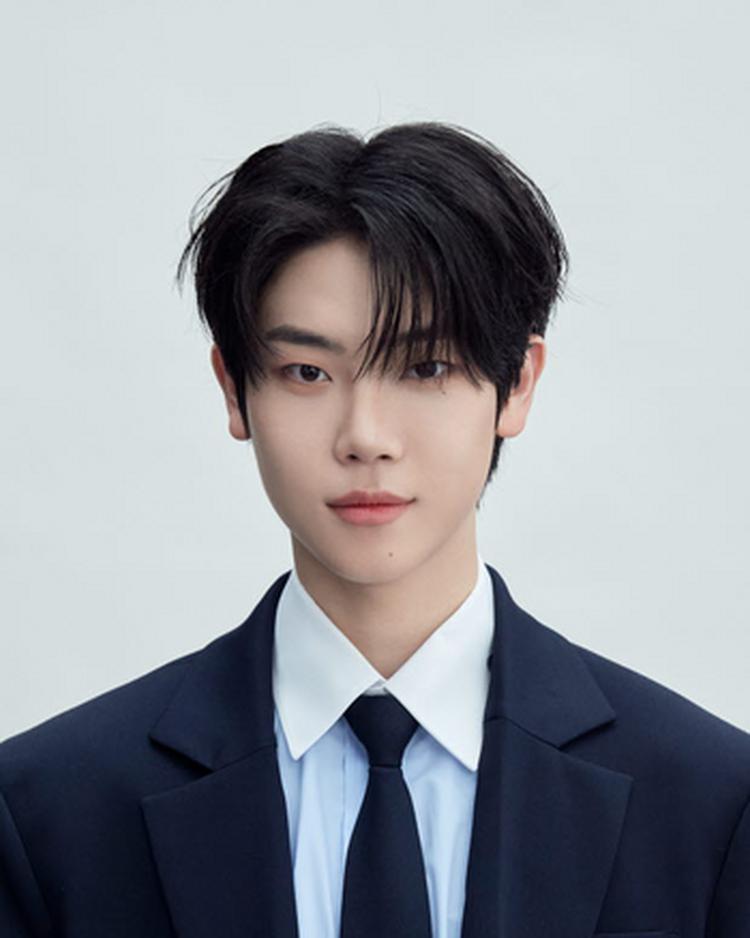 CLOSE YOUR EYES】チャンヨジュンのプロフィールと人気ランキング