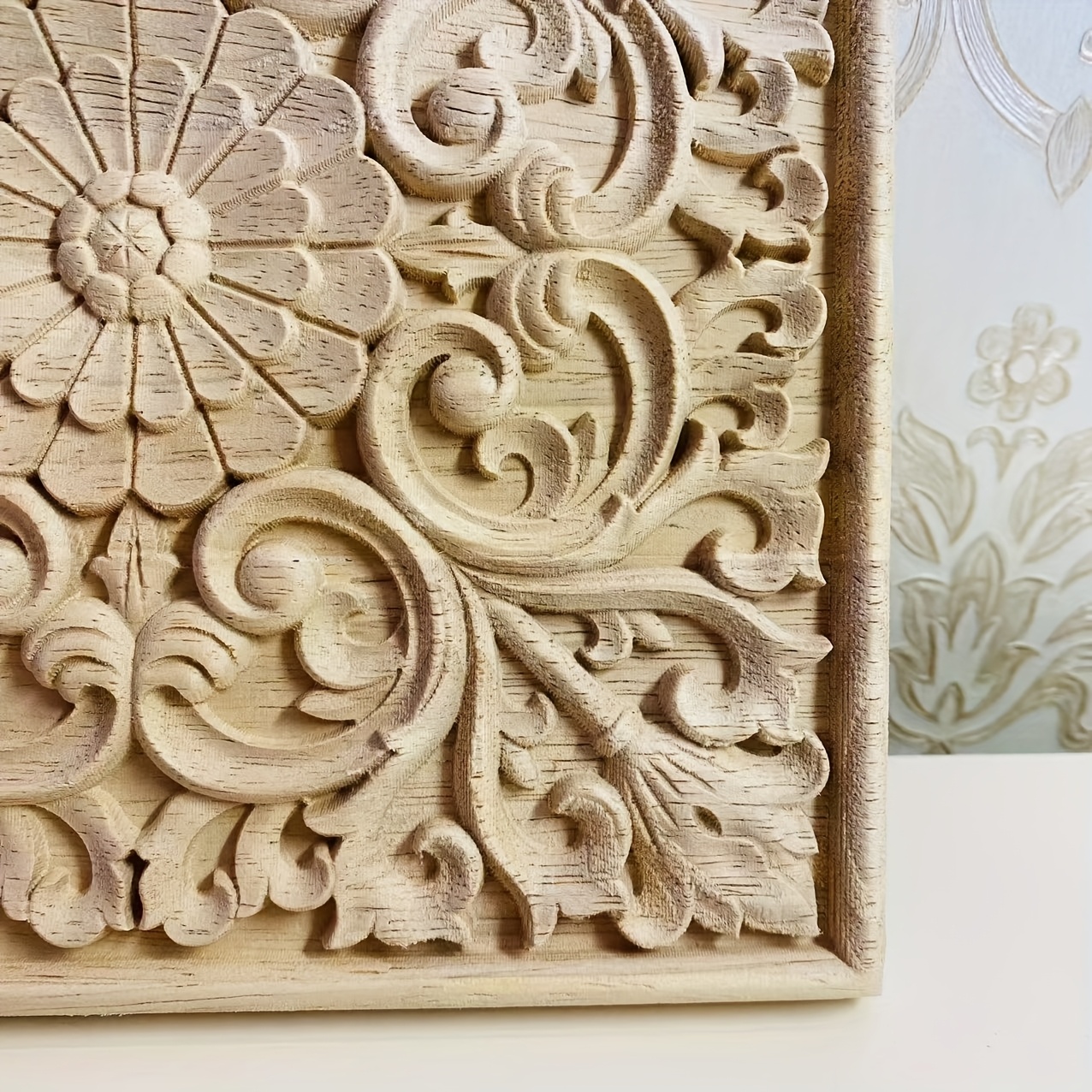 トな二重ペタルの花の彫刻木製プレート 複雑な3d立体デザインの vines