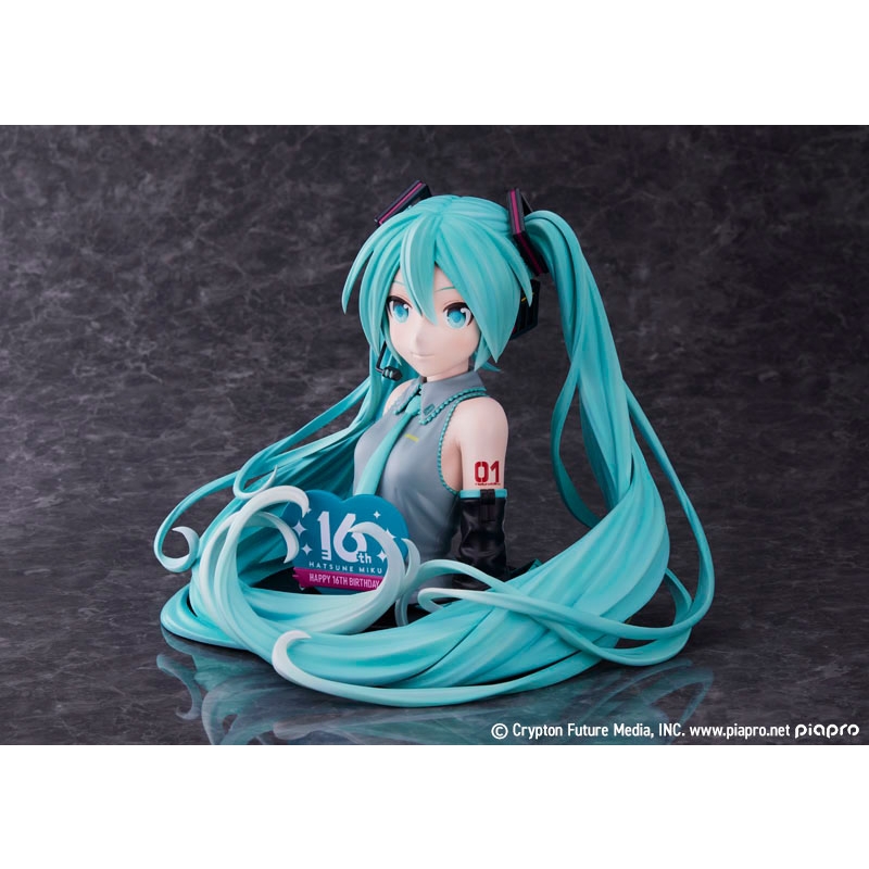 初音ミク16周年記念胸像フィギュア【@Loppi・HMV限定】 : 初音ミク