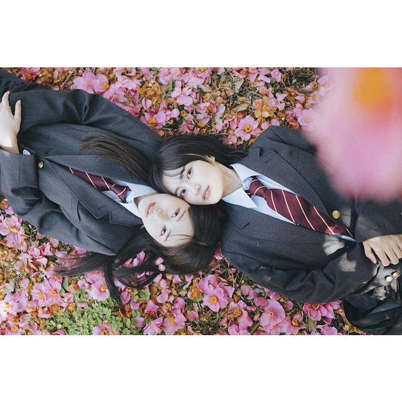 HMV限定特典：的野美青＆向井純葉（櫻坂46）ポストカード》B.L.T.