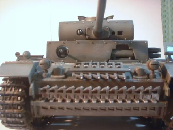 ヘンロン(アオシマ1/16)Ⅲ号戦車L型｜ミリタリー・AFV｜プラモデル