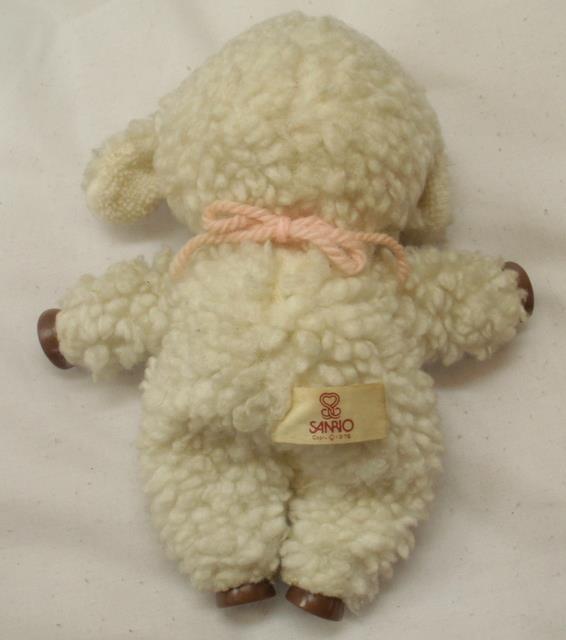 サンリオ ひつじのぬいぐるみ