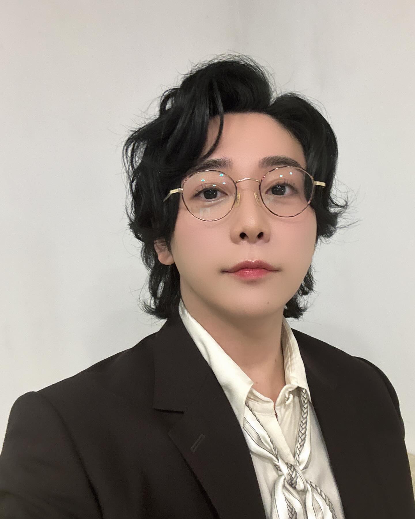 Mrs. GREEN APPLE大森元貴がどアップメガネ姿を公開！ | 話題の投稿