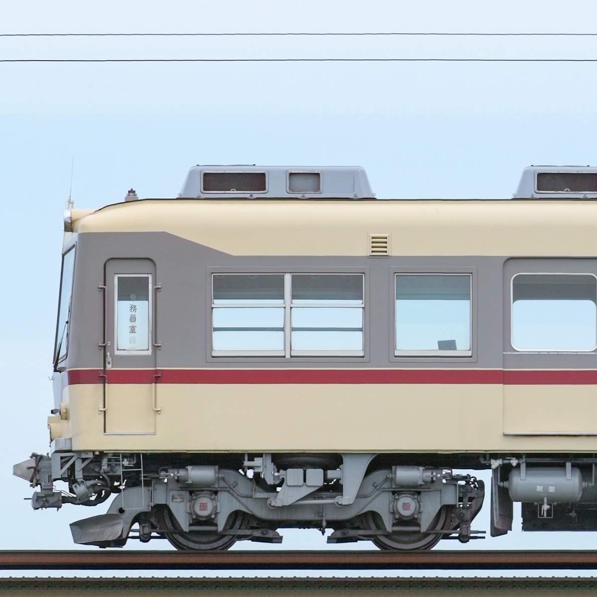 富山地鉄14760形第3編成（山側）｜RailFile.jp｜鉄道車両サイドビュー