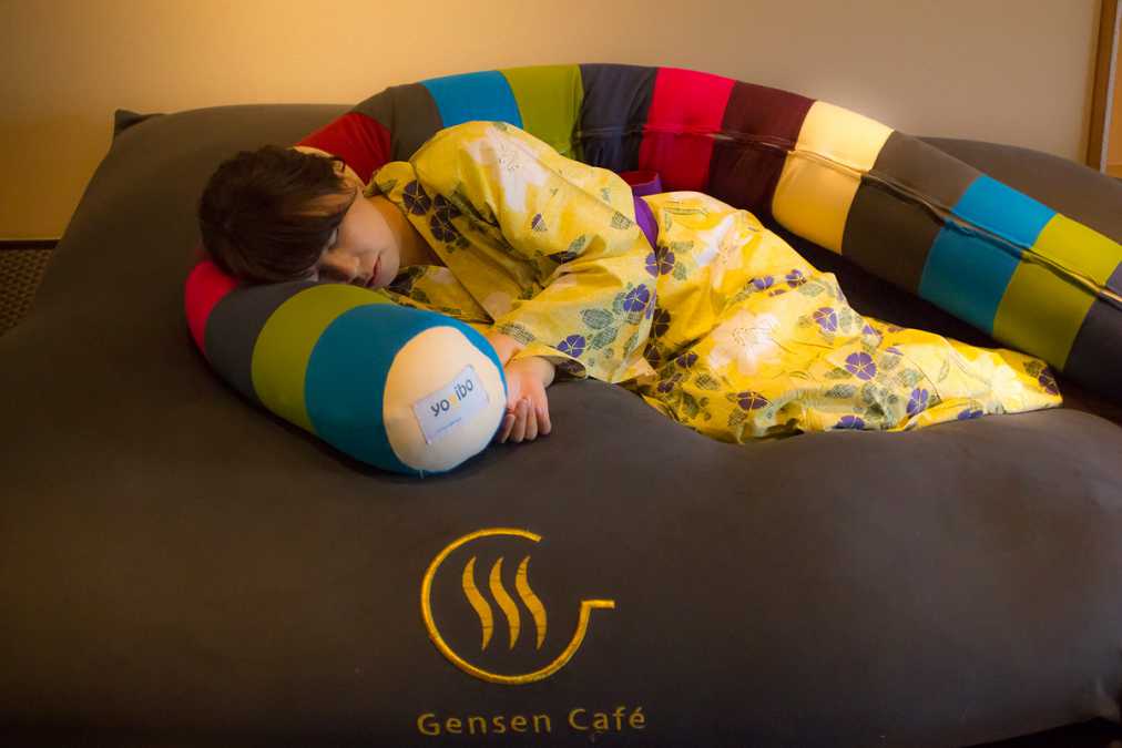 Gensen Cafe」は人をダメにする温泉カフェ！？湯河原でヨギボー体験