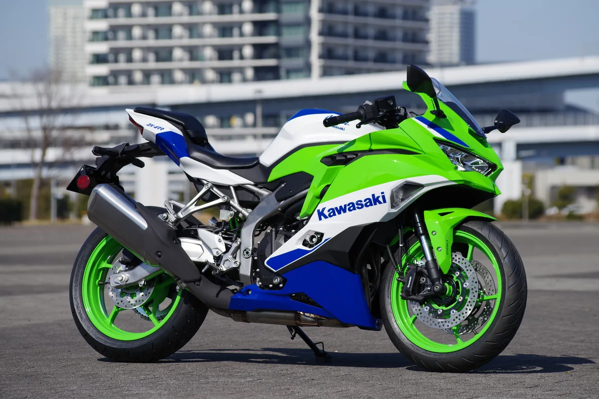 撮り下ろし】伝説であり懐かしい、トップガンカラーとZXRレプリカが