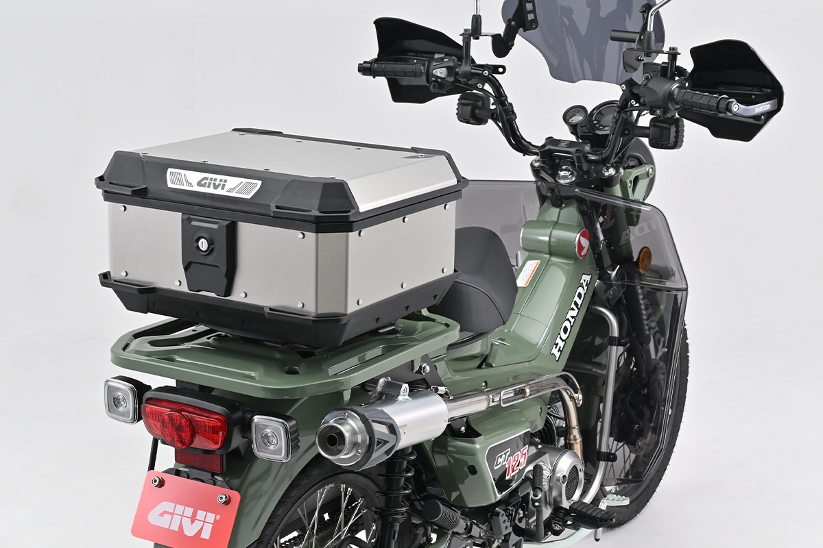 新製品】GIVIからフラットデザインの小排気量にぴったりのアルミケース