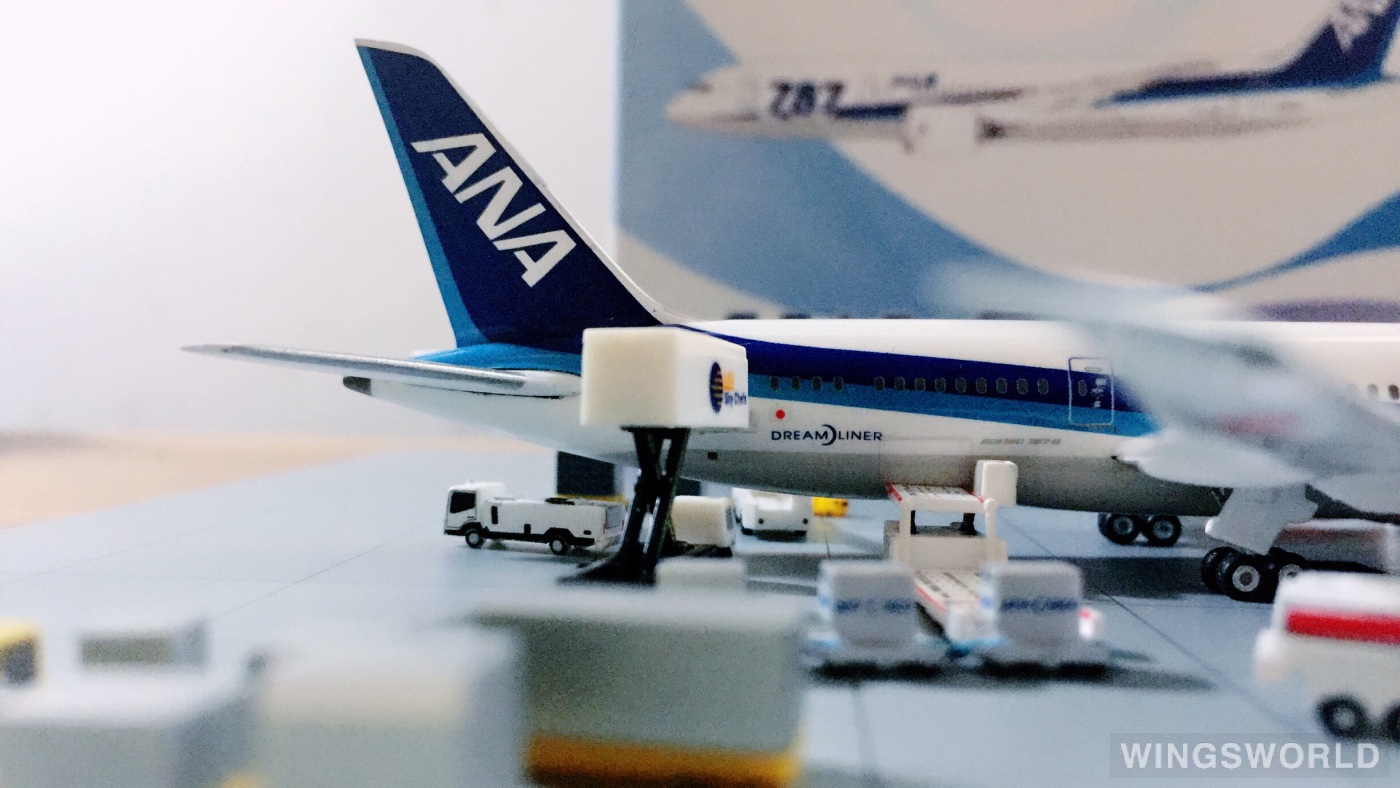 Phoenix 1:400 Boeing 787-8 ANA 全日空PH10585 JA805A 787 logo的照片