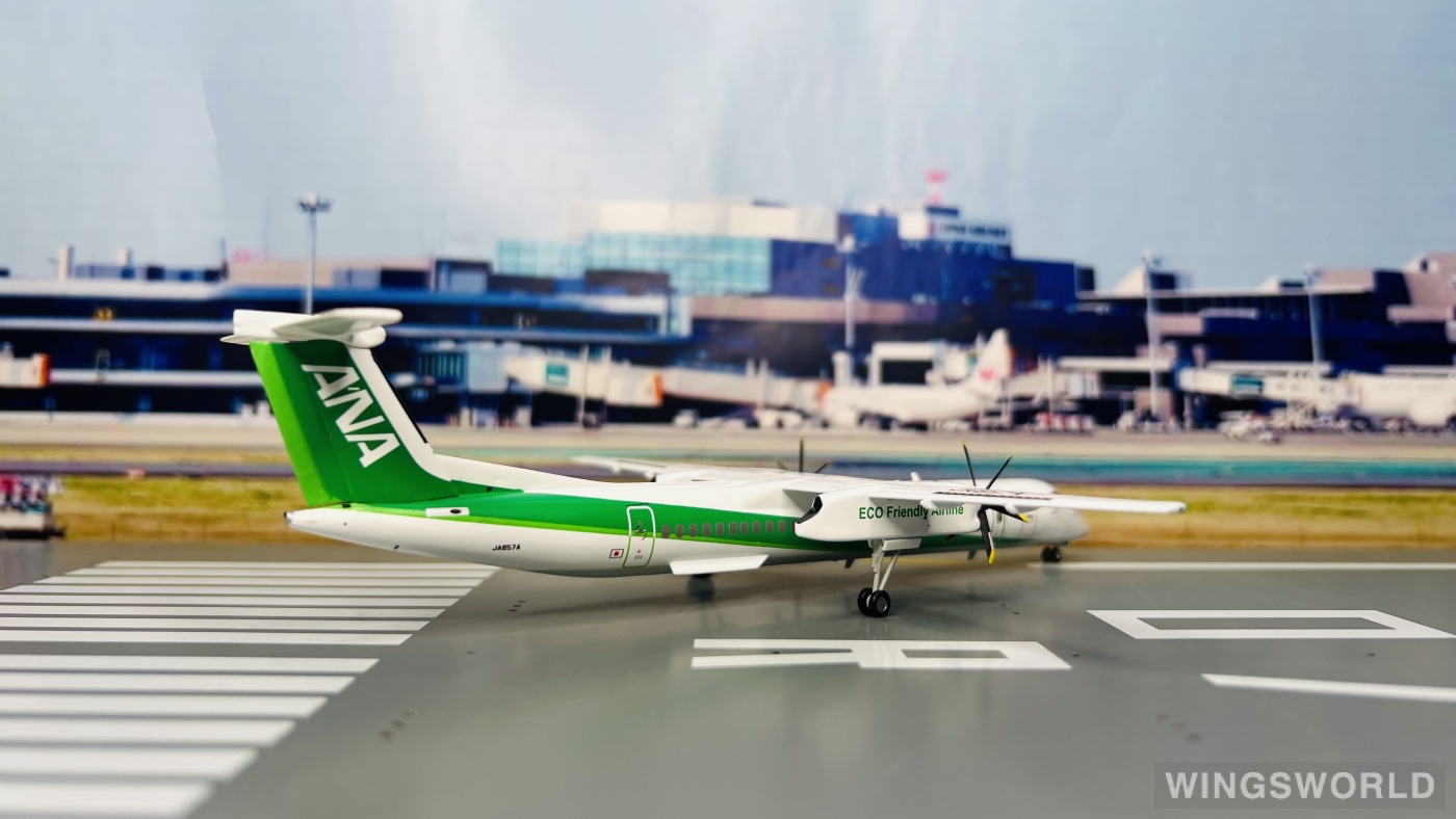 Hogan 1:200 Bombardier Dash 8-400 ANA 全日空DH28014 JA857A 的照片
