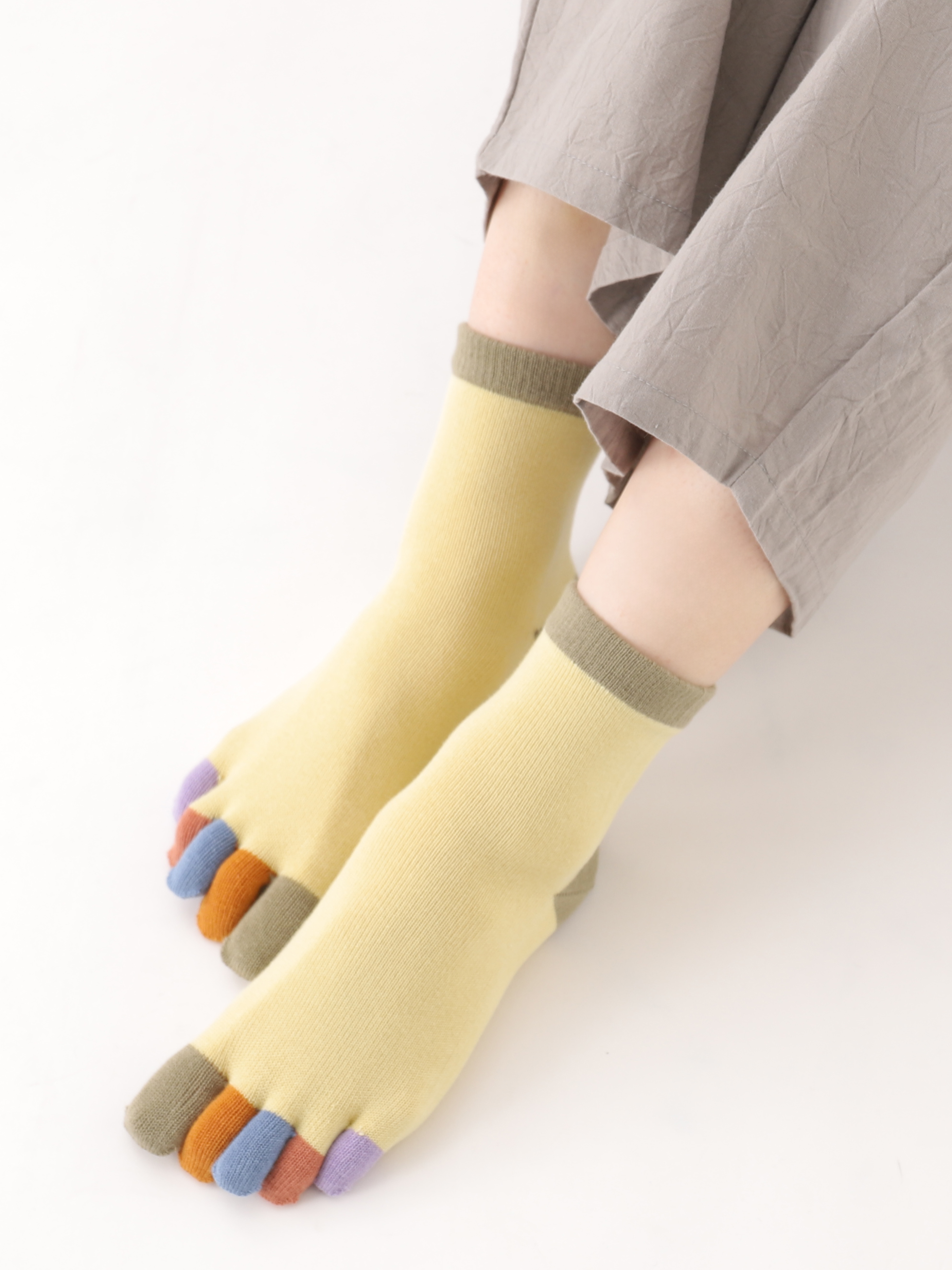 指先レインボー五本指ショートソックス ( 021130971 ) | 靴下屋公式