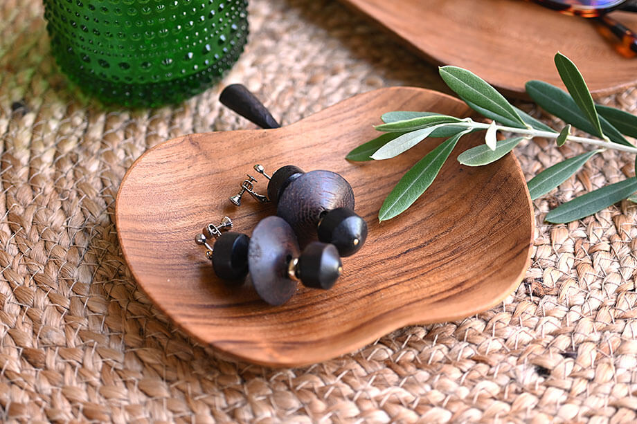 新入荷】チュニジアで育まれた神聖な木、「オリーブウッド」のマルチ