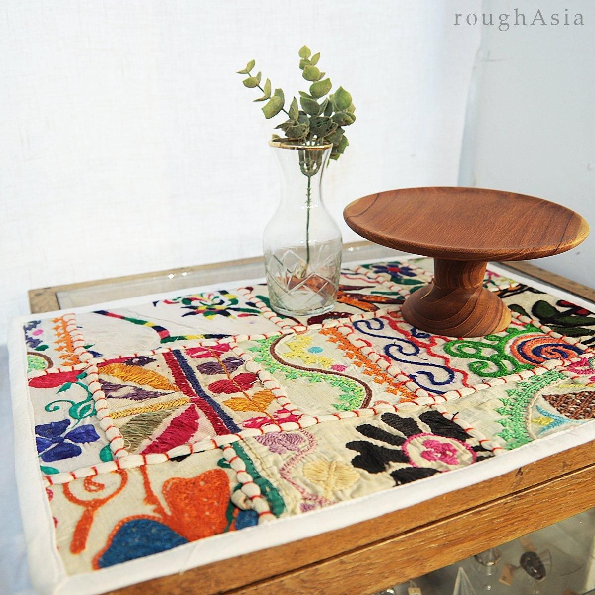 インド》 カンバディア刺繍パッチワークマット