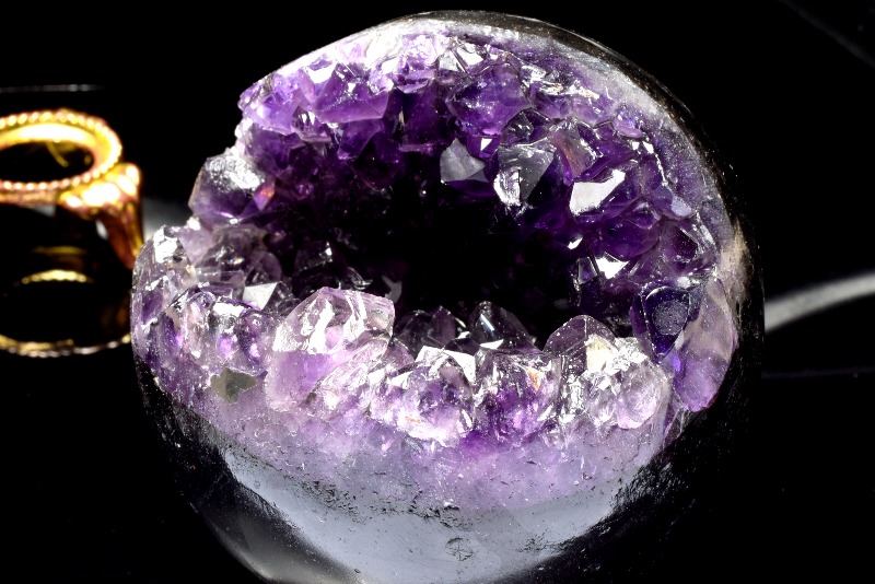 1点物】笑口ジオード アメジスト 68mm 丸玉(台座付き) スフィア