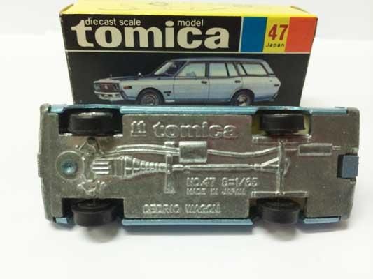 トミカ NO.47 ニッサン セドリックワゴン 黒箱 - ガシャポン
