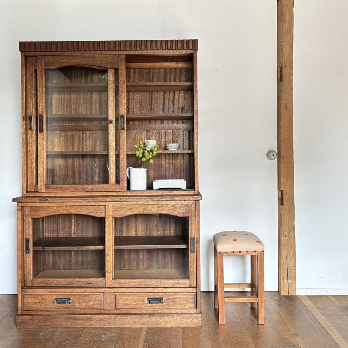 ラワンの食器棚 - 古家具・古道具 アンティーク家具 kubu（クブ）