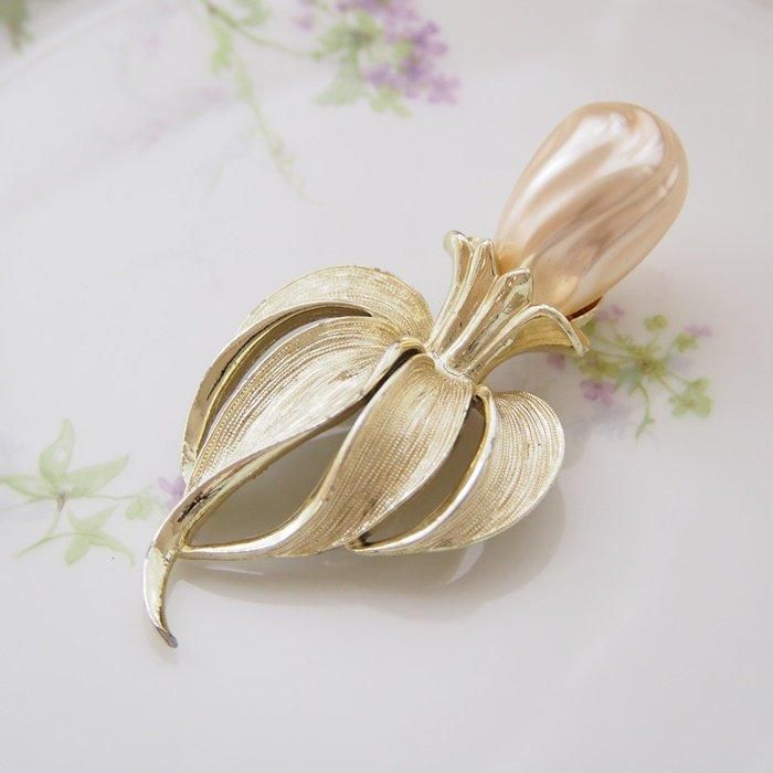 1960年代アメリカ製サラコベントリーブローチ存在感あるデザイン