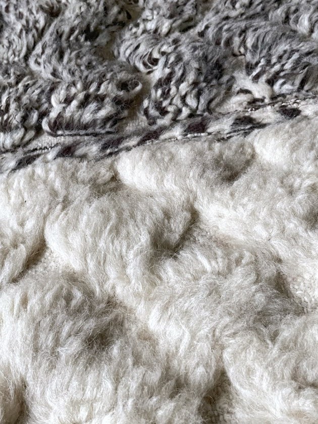 モロッコラグ「ザナフィZANAFIモノトーンRZB8」ブジャァッド産