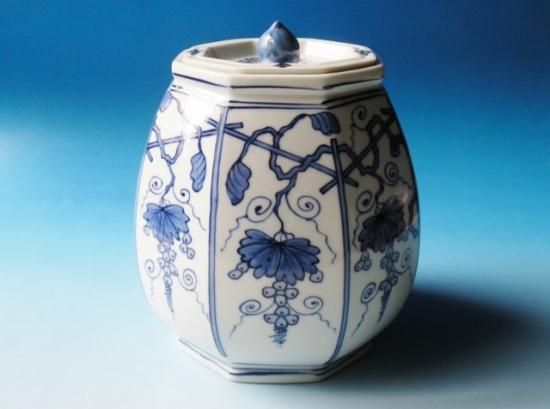 染付 葡萄棚水指 (共箱) 三代 紫翠窯 西村徳泉 - 茶道具販売 栗林園