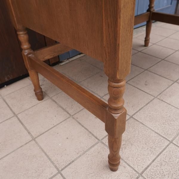 葉山ガーデン取扱いの北海道旭川家具メーカー勇峰工芸のナラ材を使用