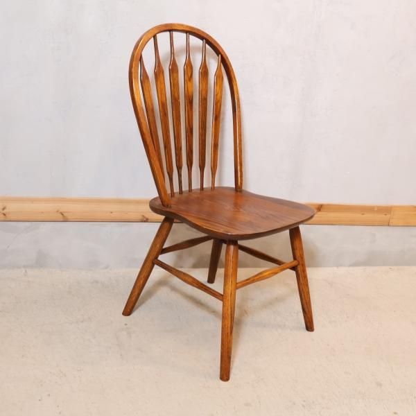 Shin Lee(シンリー)のレッドオーク材を使用したダイニングチェア