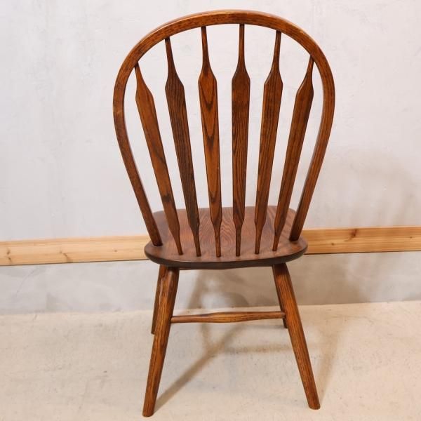 Shin Lee(シンリー)のレッドオーク材を使用したダイニングチェア