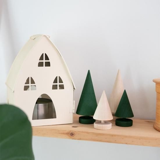 白樺の木のぬくもりとシンプルなデザインが魅力の木製置物スウェーデン