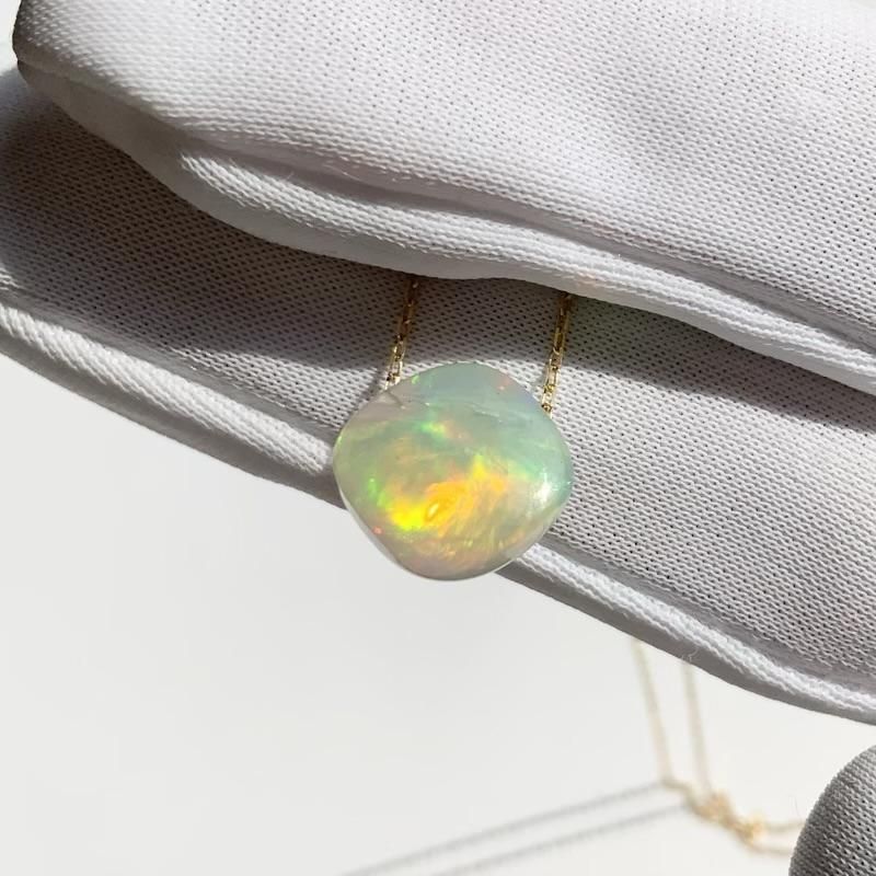 オパール ペンダント K18チェーン 】 opal 神の石 二酸化ケイ素 純真