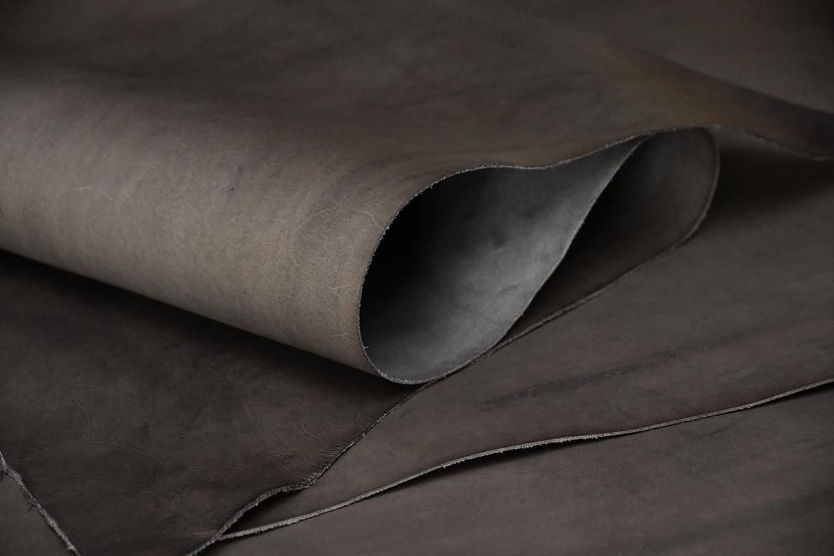 ピット鞣しのイタリアンレザー『LINEA VASCA Liscio / リネア ヴァスカ
