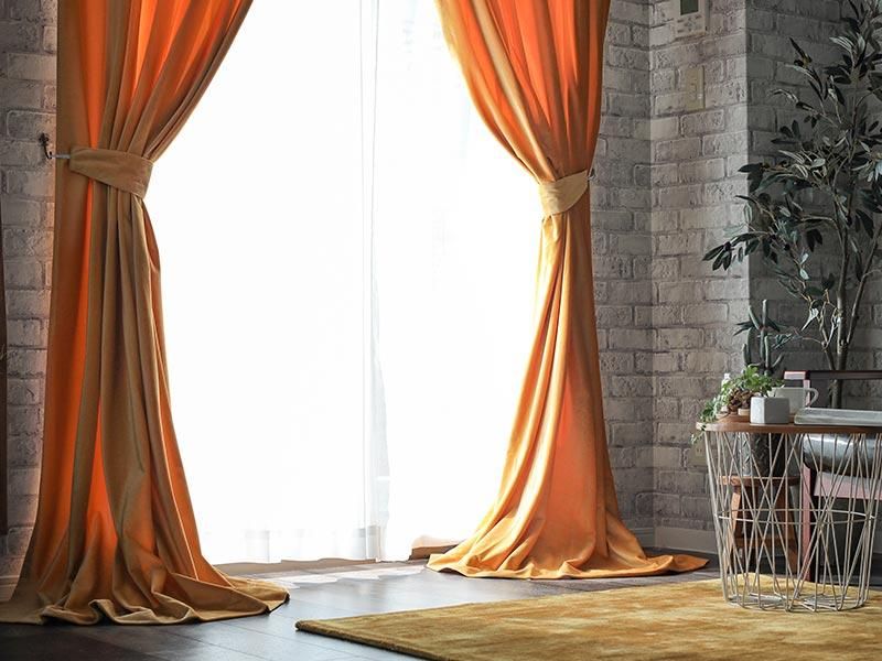 ウォッシャブルでお手入れ楽々！ベルベット素材のドレープカーテン