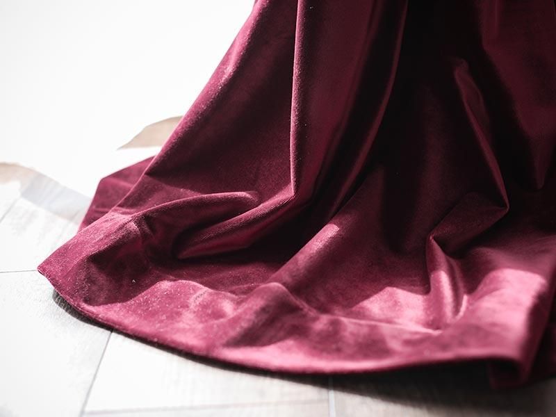 ウォッシャブルでお手入れ楽々！ベルベット素材のドレープカーテン