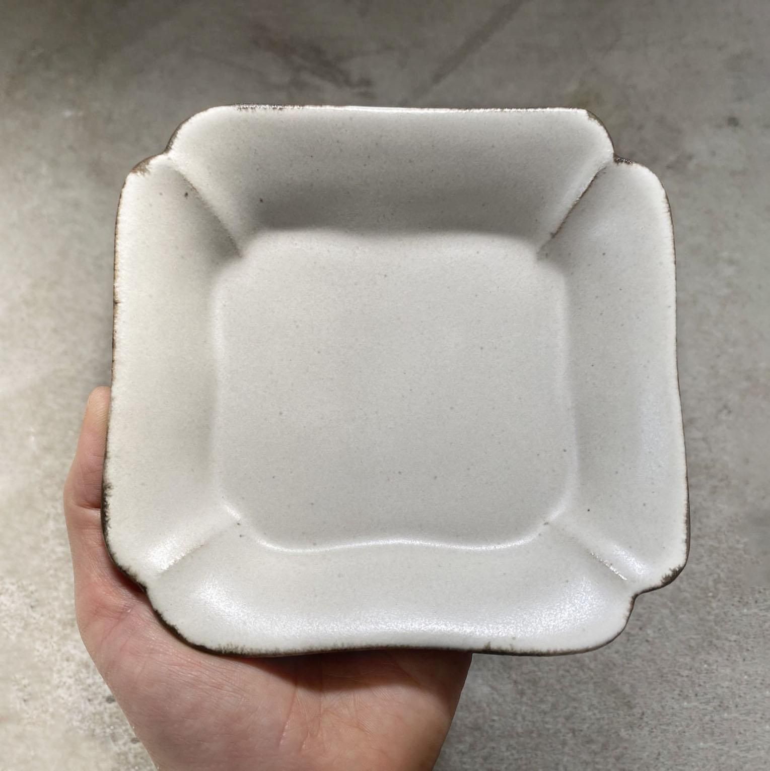 石岡信之／隅切四方 5寸皿 （白） - オンラインストア｜この山道を行き