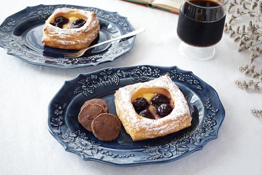 イ16 ヨルノアオ 稜花オーバル絵皿（貫入/釉ヒビあり） - 益子焼の