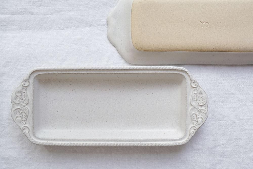 カ18 アッシュホワイト シルバーモチーフ 長方トレイ皿 - 益子焼の