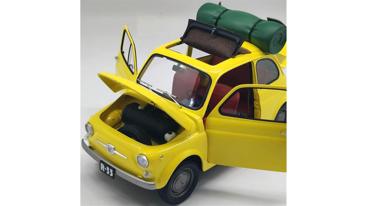 ルパン三世 カリオストロの城」のフィアット500が1/12模型に、3000台