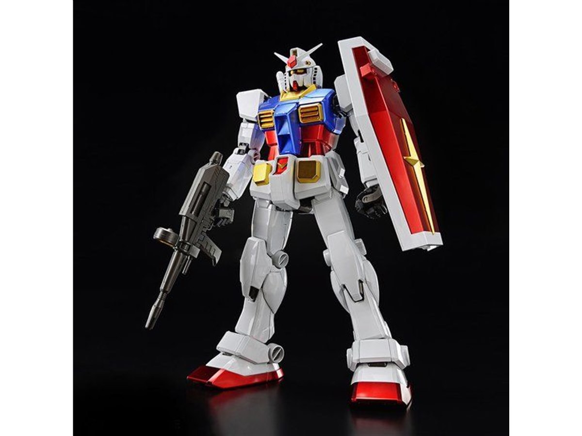 チタニウムフィニッシュのガンプラ「PG 1/60 RX-78-2 ガンダム」など