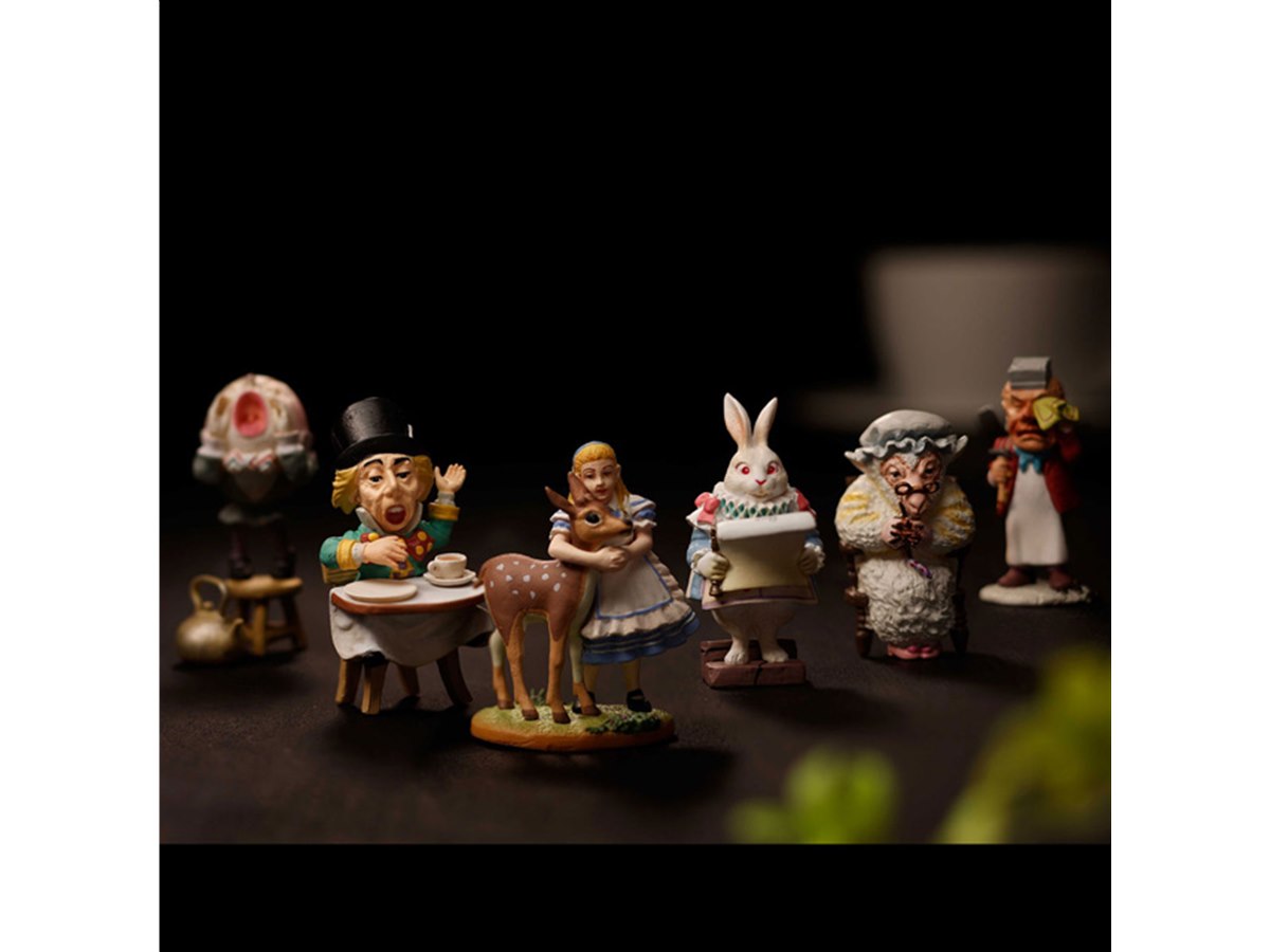 アリスの世界をフィギュア化、海洋堂より「人形の国のアリス特装版