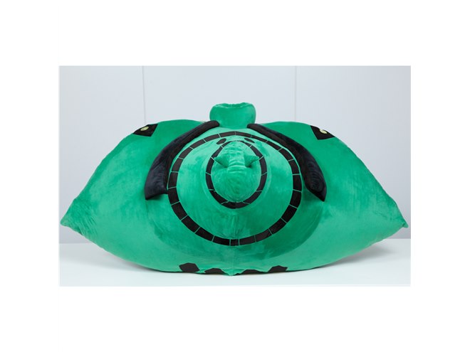 約1mの巨大クッションになった「機動戦士ガンダム」の「ビグ・ザム