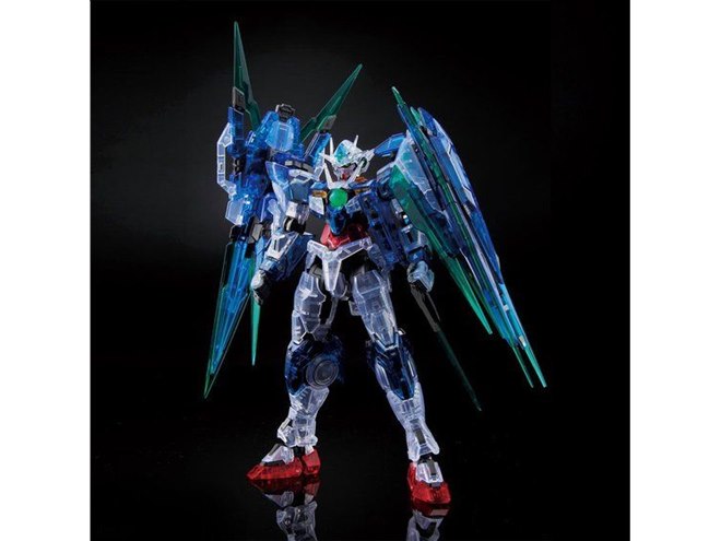 チタニウムフィニッシュのガンプラ「PG 1/60 RX-78-2 ガンダム」など