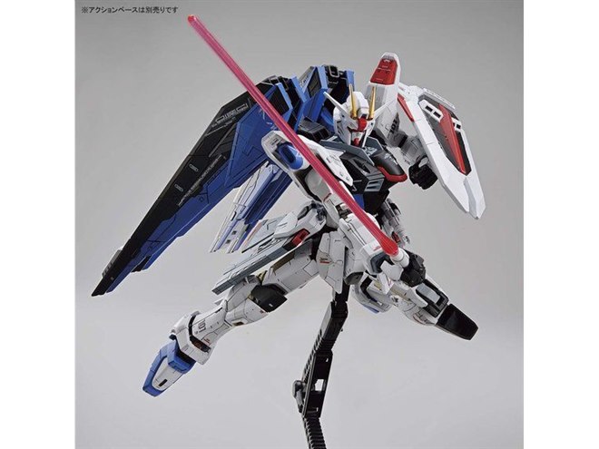 バンダイ、上海「実物大フリーダムガンダム立像」をフルメカニクス1