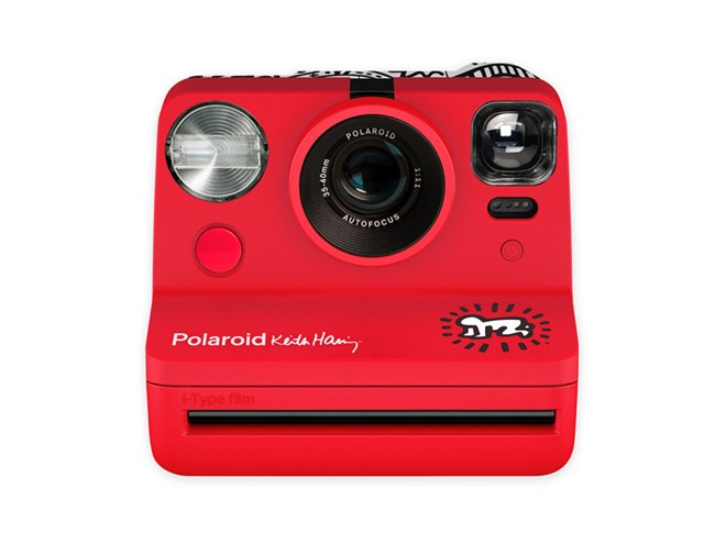 キース・ヘリング氏の代表的モチーフを再現した「ポラロイドカメラ