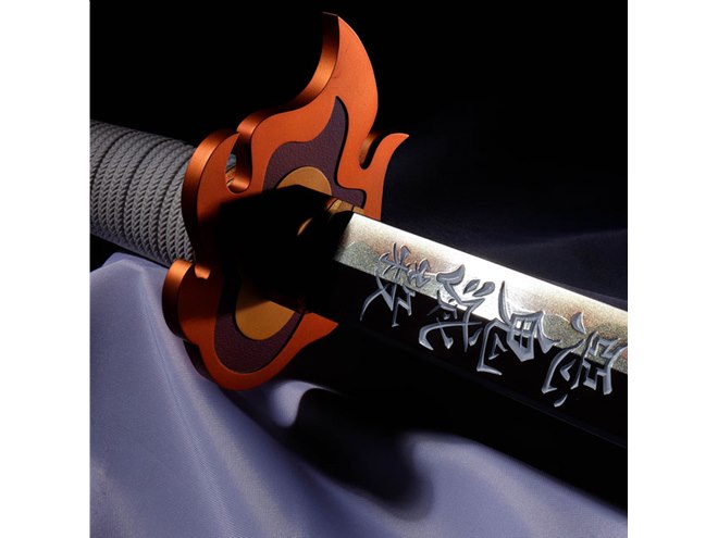 鬼滅の刃」煉獄杏寿郎の日輪刀を約1/1で再現、劇中の「うまい！」を全