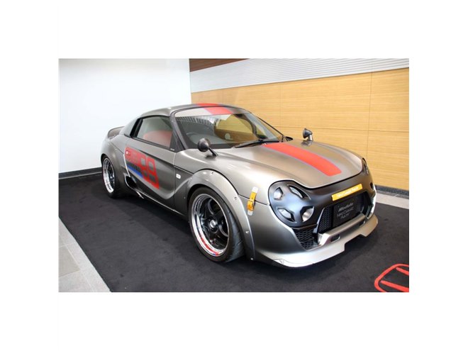 マニアックなラジコンカー「ミニッツ ネオクラシックレーサー」発売