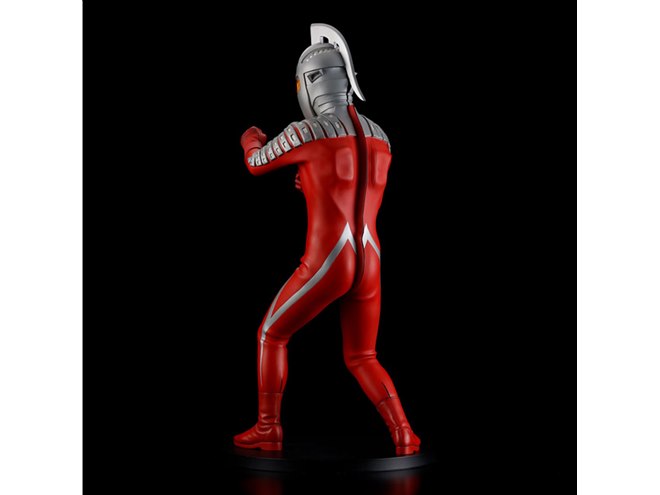 海洋堂、目とビームランプが光る全高410mmサイズの「ウルトラセブン