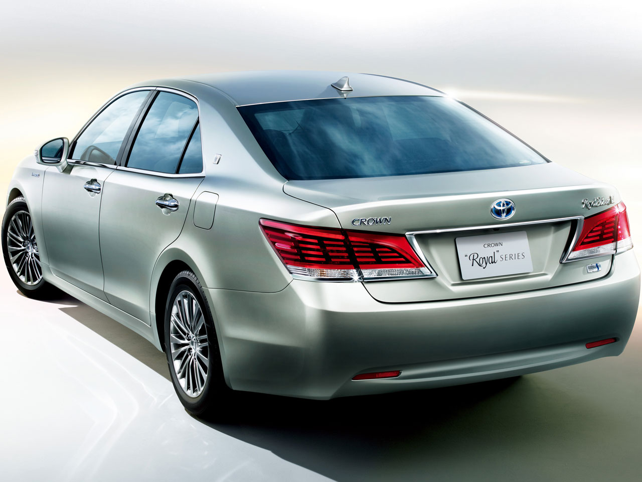 トヨタ クラウン ロイヤルの価格・新型情報・グレード諸元 価格.com