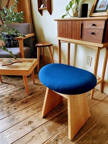 シンプルな木製家具うたたねのneneスツール