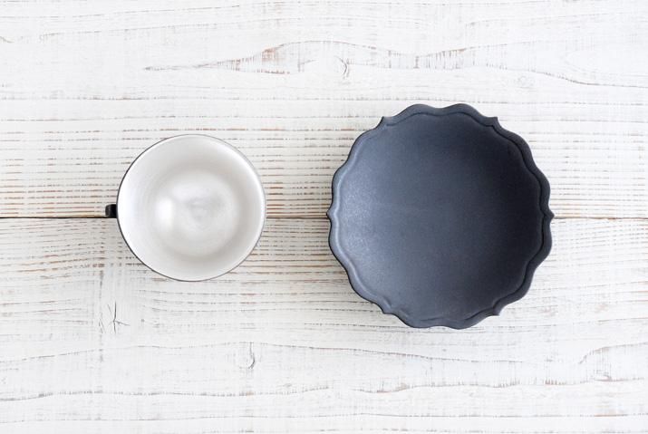 木下和美｜黒釉銀彩ティーカップ＆ソーサー（L）｜作家のうつわ通販