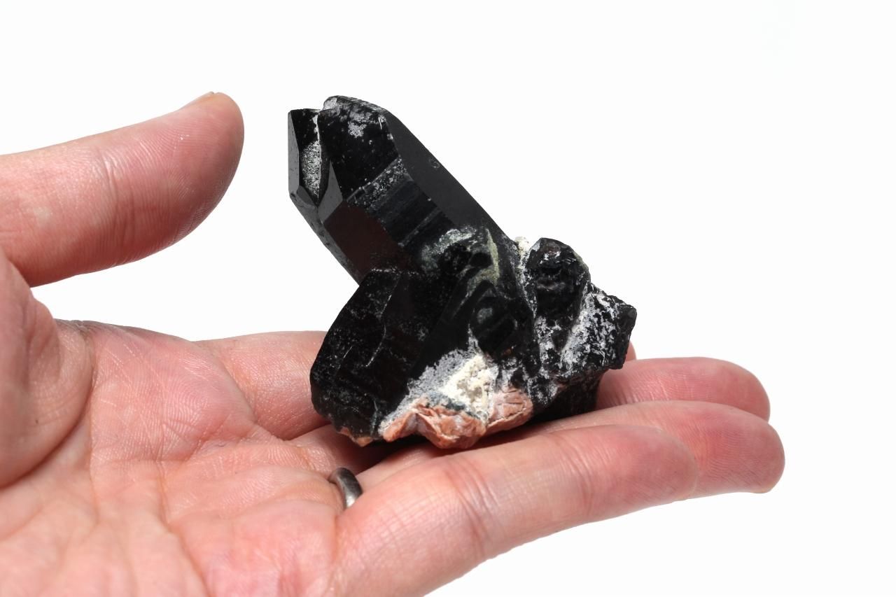 モリオン(黒水晶)クラスター【Sサイズ】MOCLS-271｜魔除け効果の